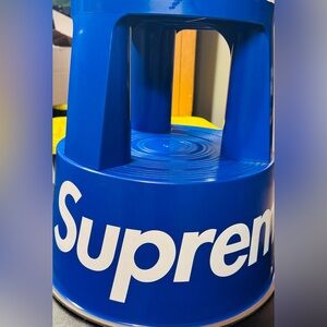 SUPREME WEDO STEP STOOL